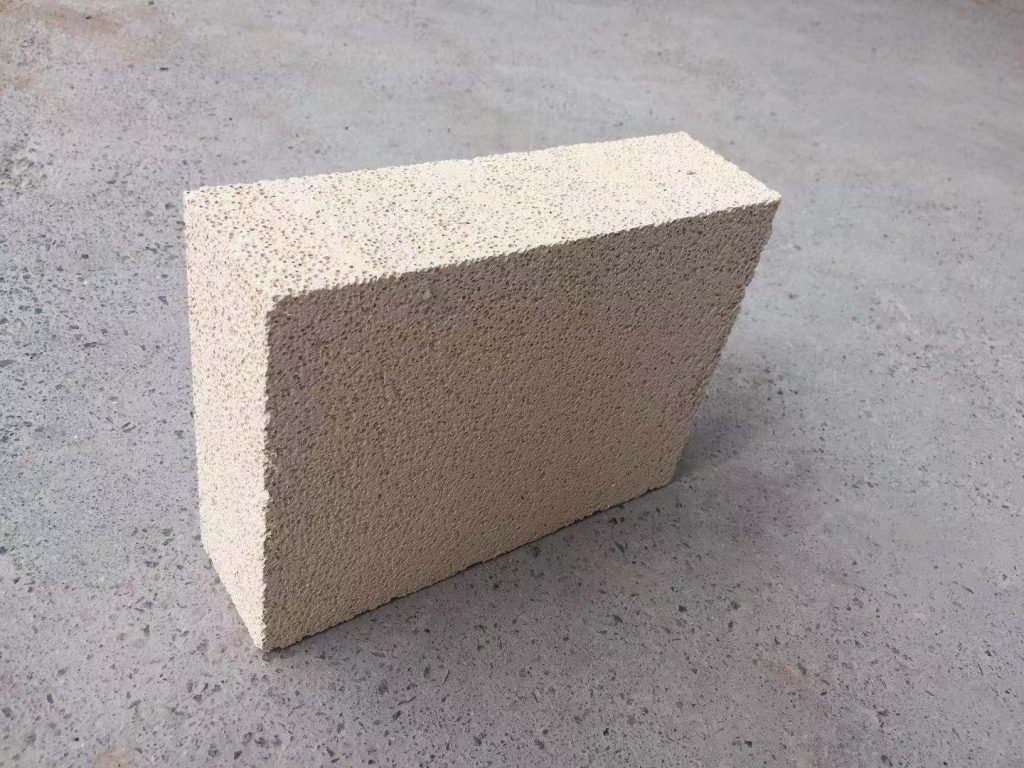 輕質(zhì)保溫磚圖片_高鋁聚輕保溫磚圖片