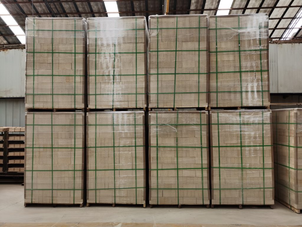 保溫磚廠家_輕質(zhì)磚理化指標(biāo)_輕質(zhì)保溫磚價(jià)格