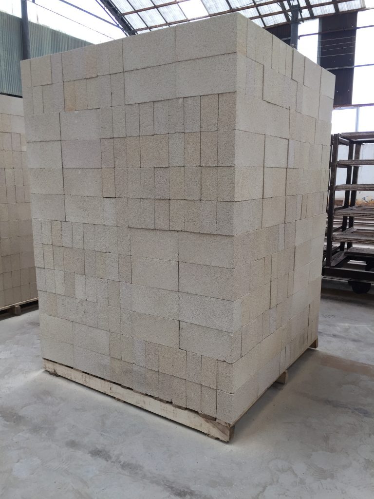 保溫磚廠家_輕質(zhì)磚理化指標(biāo)_輕質(zhì)保溫磚價(jià)格